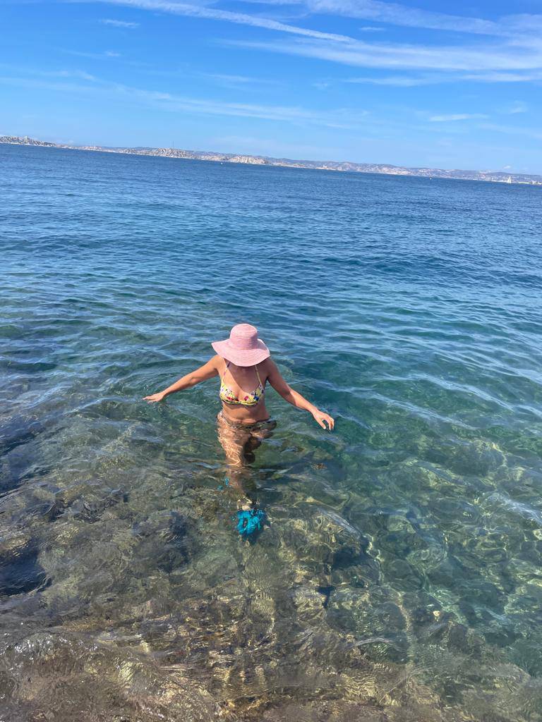 Plongez dans le Paradis Azur aux Calanques de Marseille